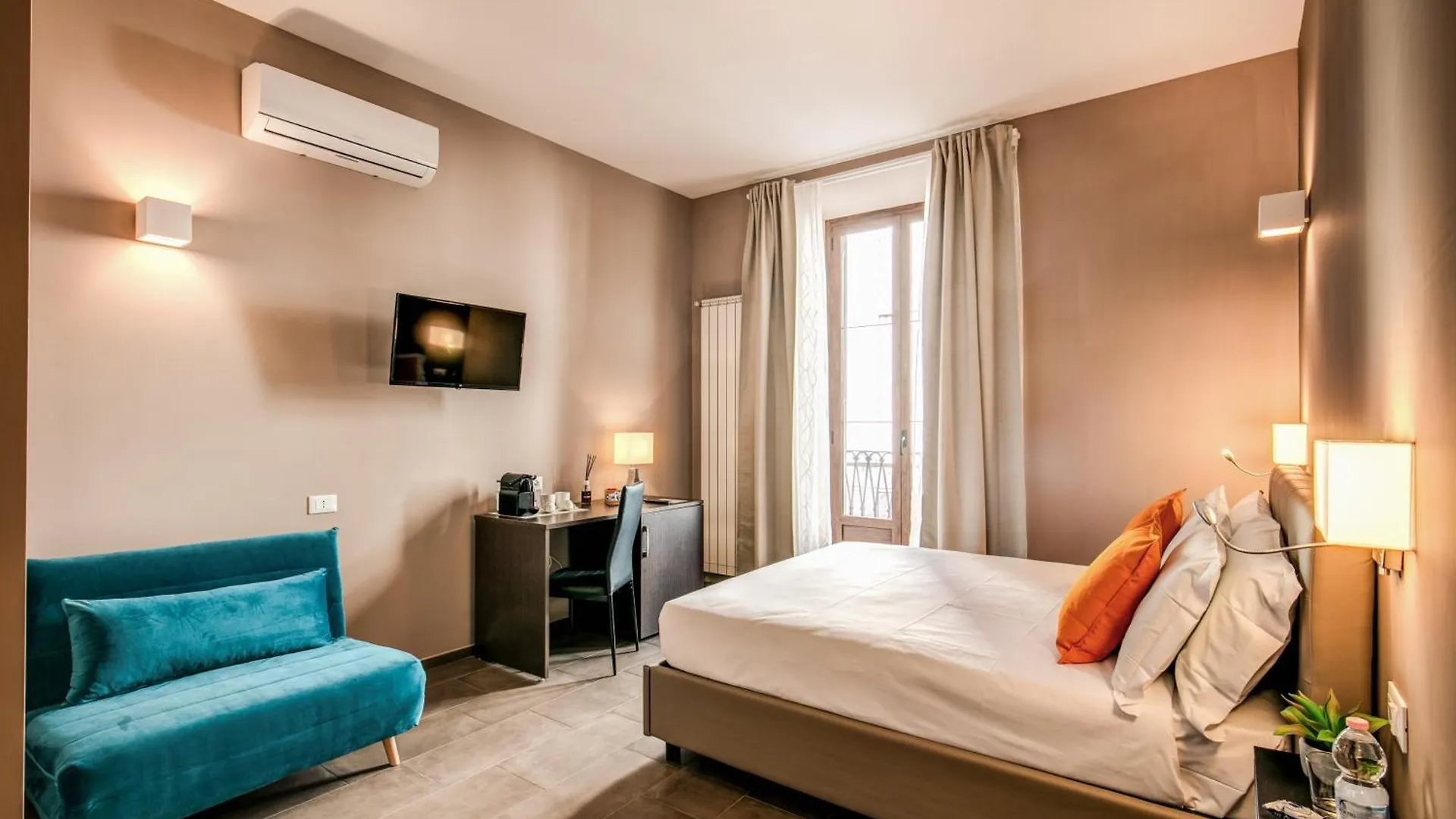 H501 Luxury Rooms Roma 2*,